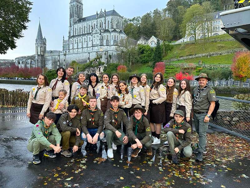 Encuentro de los scouts ucranianos de Plast España en Lourdes