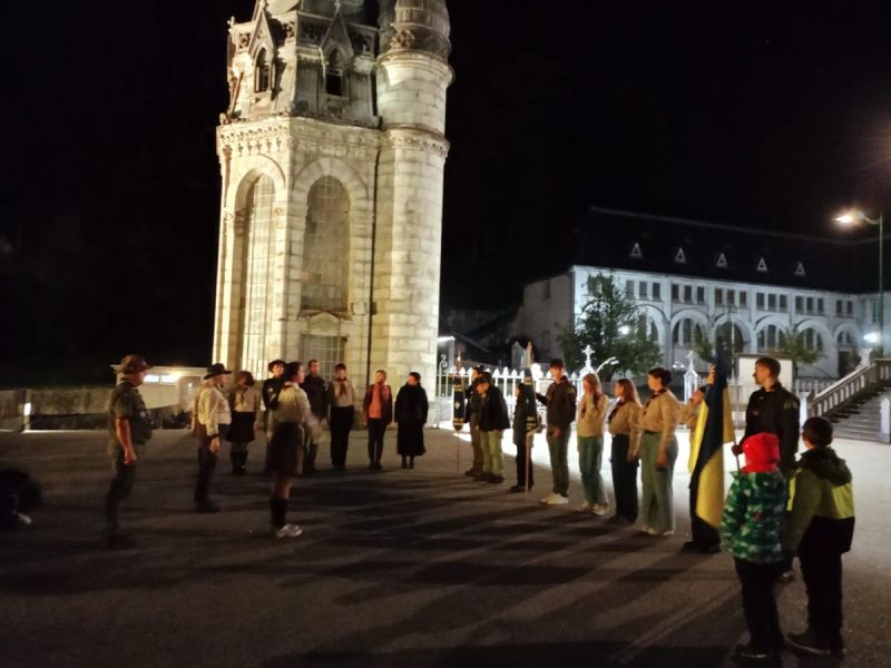Encuentro de los scouts ucranianos de Plast España en Lourdes